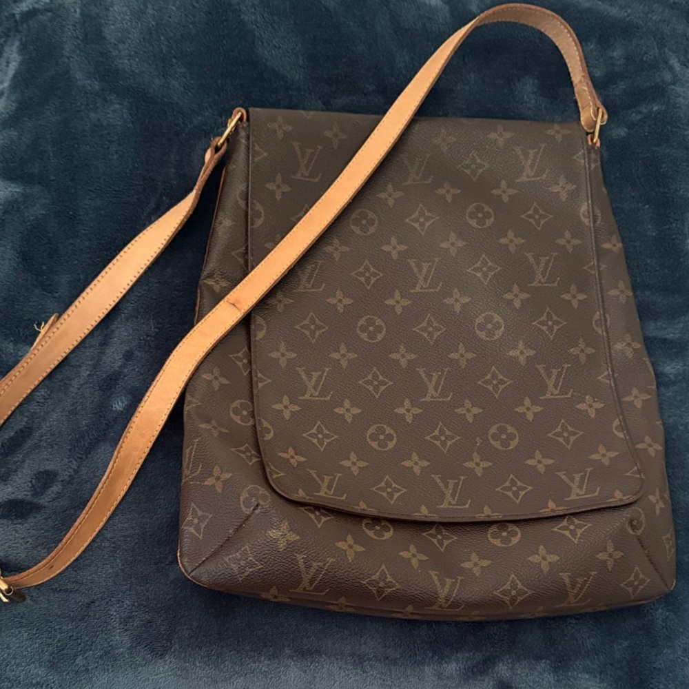 Louis Vuitton Musette Salsa Crossbody Bag